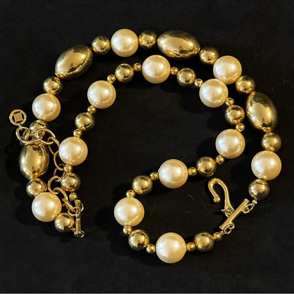 ✨Gorgeous Vintage Givenchy Runway Necklace - Picture 2 of 5